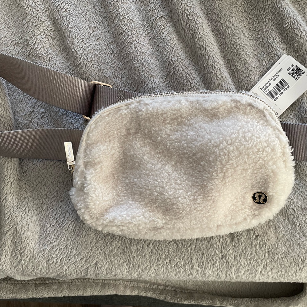 Everywhere Belt Bag *Fleece